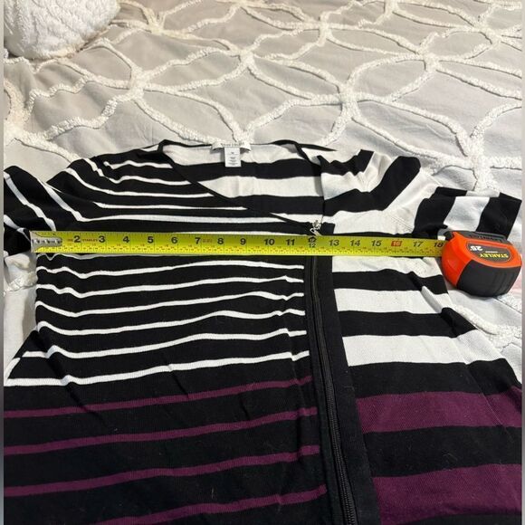 🎄White House Black Market Asymmetrical Sweater - Picture 3 of 10